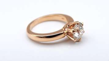 Anello in oro rosa con diamante ct 1,81 H P2